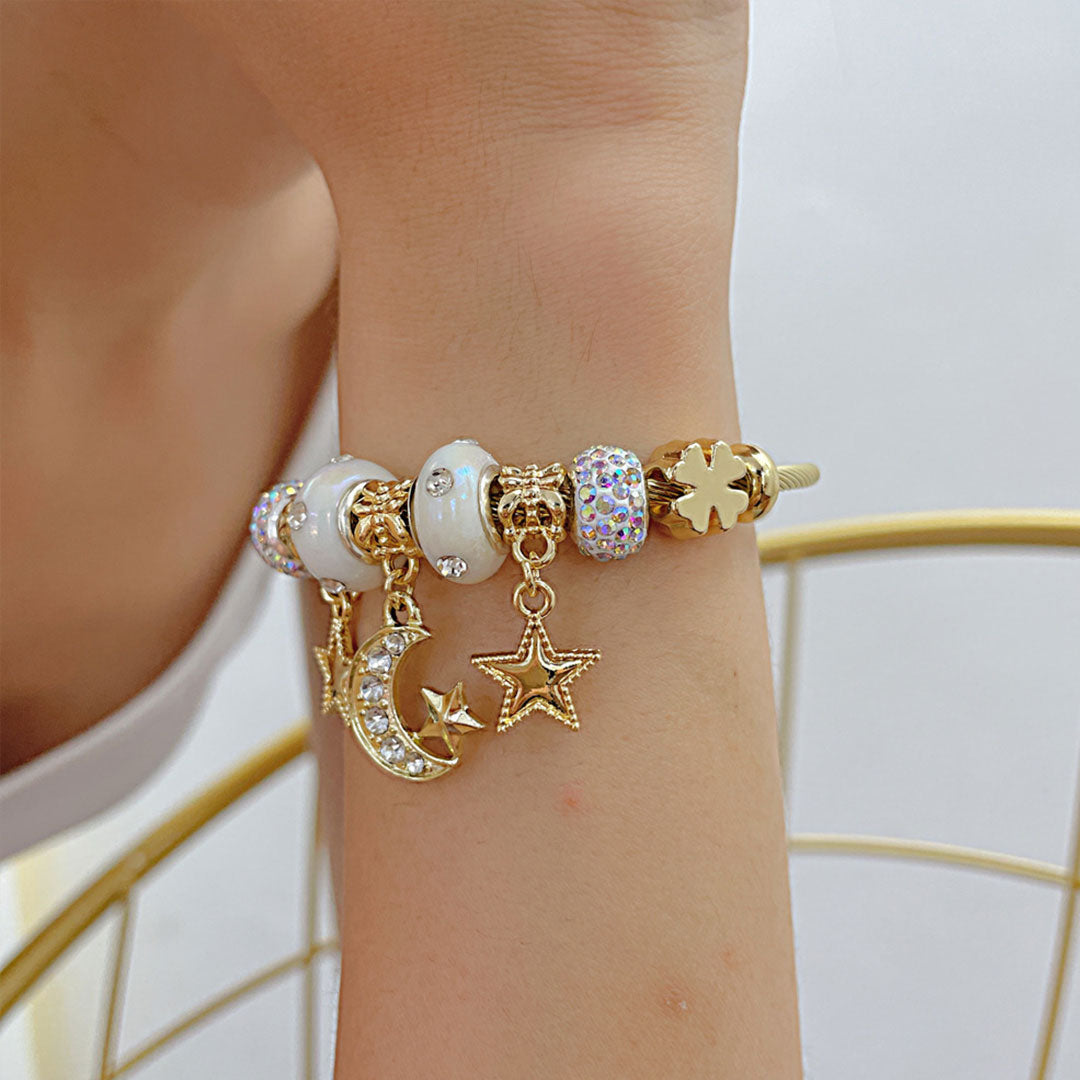 YOUNIQ MERME White Charm 18K Gold Titanium Open Bangle with Cubic Zirc