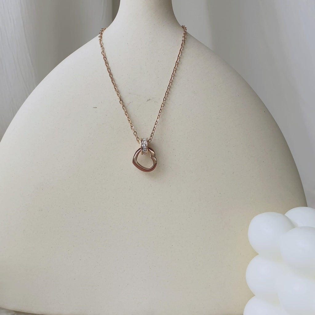 women necklace with heart necklace